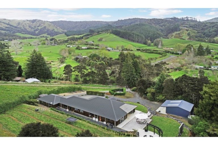 Photo of property in 20 Phillips Road, Ness Valley, Papakura, 2585