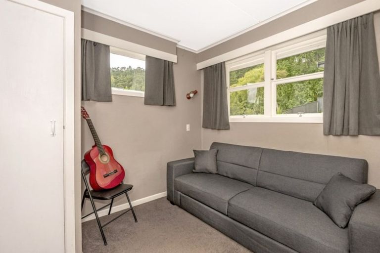 Photo of property in 35 Seddon Crescent, Whataupoko, Gisborne, 4010