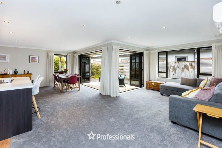 Photo of property in 19 Brentwood Street, Trentham, Upper Hutt, 5018