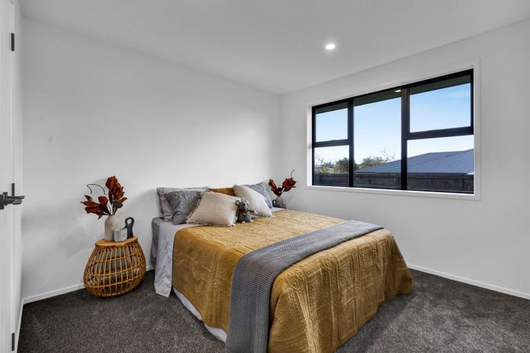 Photo of property in 6 Oliver O'leary Way, Westown, New Plymouth, 4310