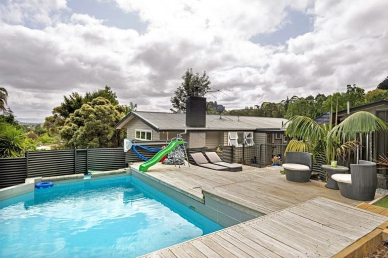 Photo of property in 35 Seddon Crescent, Whataupoko, Gisborne, 4010