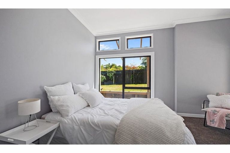 Photo of property in 1 Celina Place, Browns Bay, Auckland, 0630