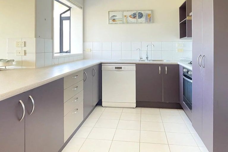 Photo of property in 1 Summerland Drive, Henderson, Auckland, 0612