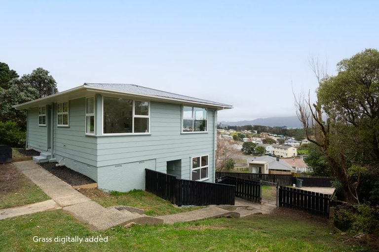 Photo of property in 8 Penguin Grove, Waitangirua, Porirua, 5024
