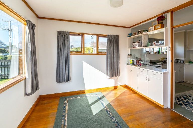Photo of property in 20 Dublin Street, Martinborough, 5711