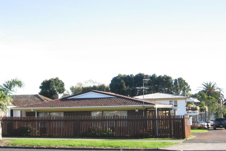 Photo of property in 3/55 Great South Road, Manurewa, Auckland, 2102