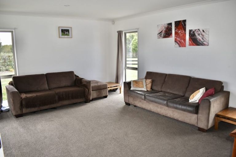 Photo of property in 126 Gear Road, Te Horo, Otaki, 5582