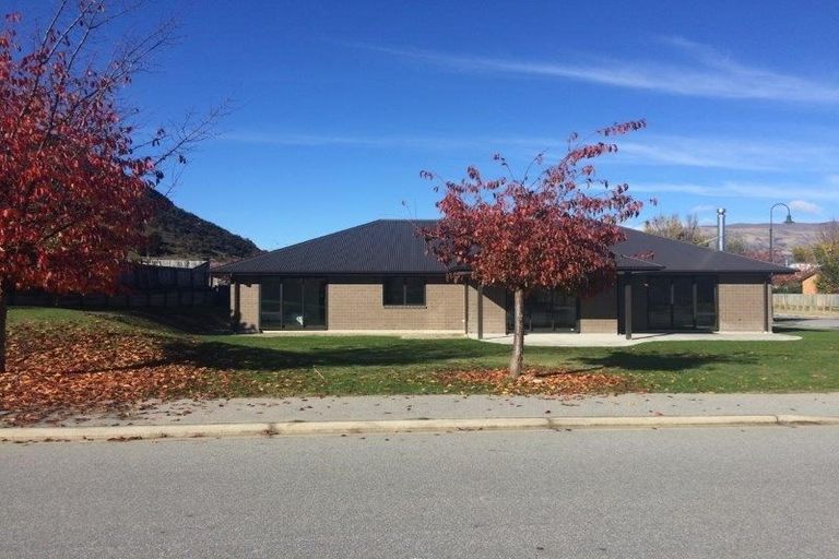 Photo of property in 28 Tyndall Street, Wanaka, 9305