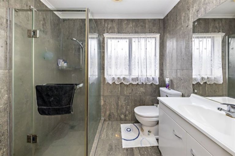 Photo of property in 34 Stellata Court, Randwick Park, Auckland, 2105