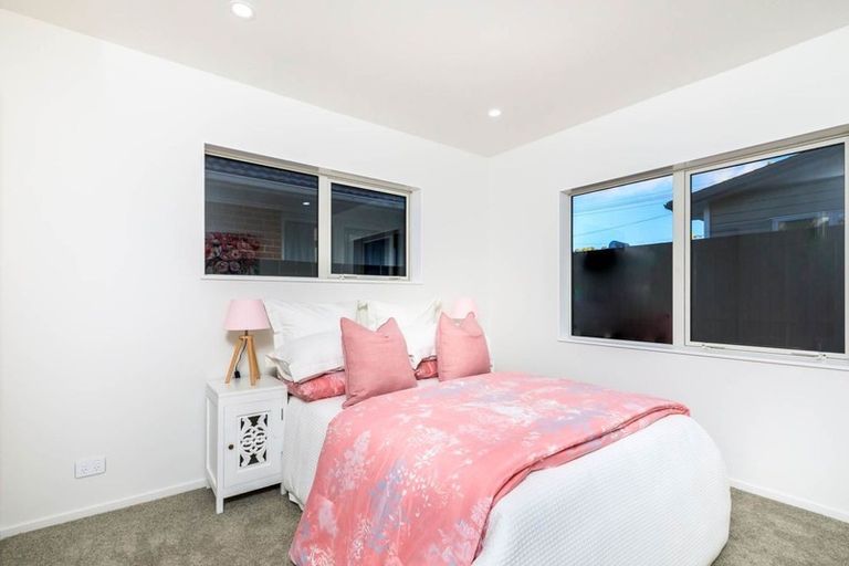 Photo of property in 26c Waipani Road, Te Atatu Peninsula, Auckland, 0610