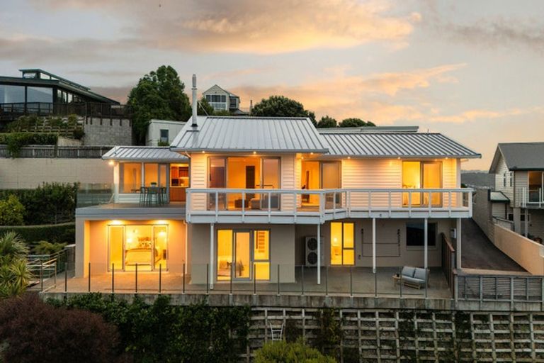 Photo of property in 128 Seatoun Heights Road, Seatoun, Wellington, 6022