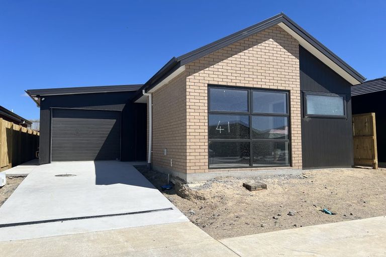 Photo of property in 17 Waruhia Crescent, Rototuna North, 3281
