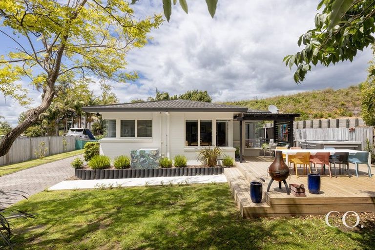 Photo of property in 4 Beach Grove, Omokoroa, 3114