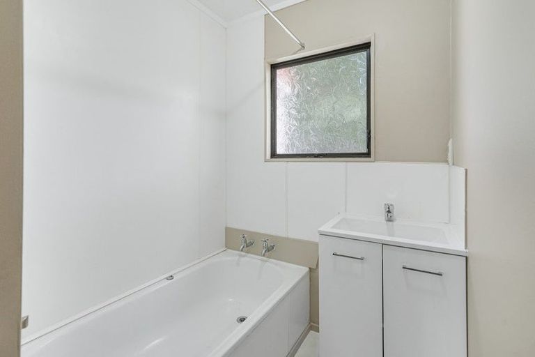 Photo of property in 14 Manor Place, Bader, Hamilton, 3206