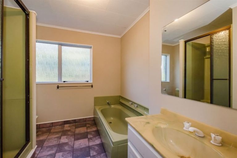 Photo of property in 4 Whyte Street, Paraparaumu Beach, Paraparaumu, 5032