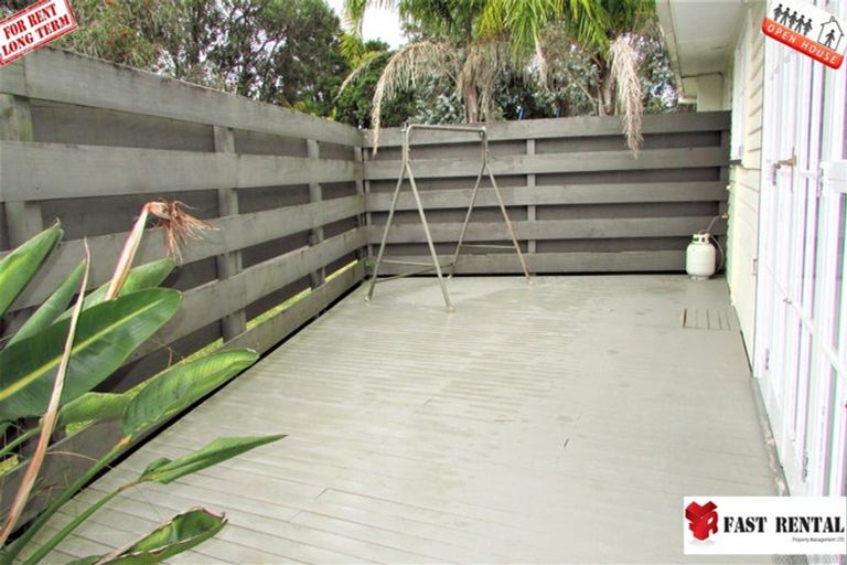 Photo of property in 16 Woodstock Road, Forrest Hill, Auckland, 0620