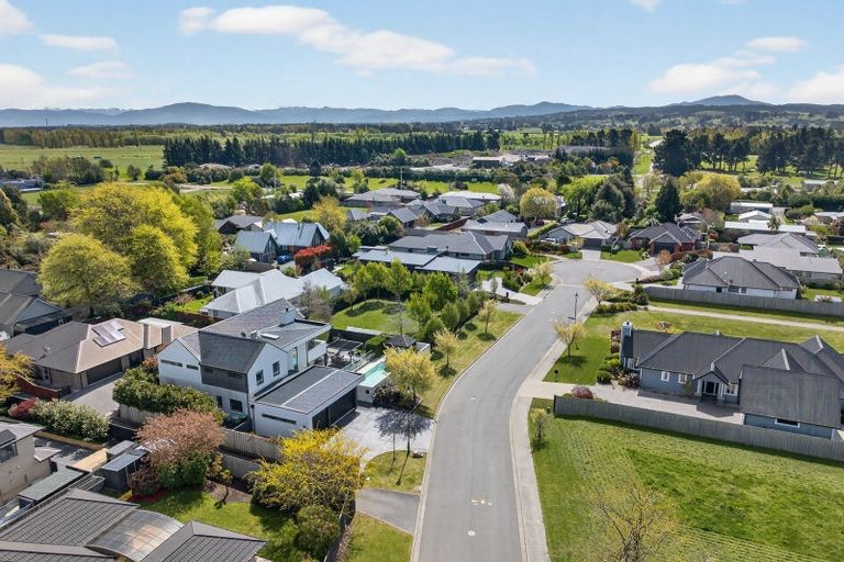 Photo of property in 17 Chesterfield Place, Rangiora, 7400