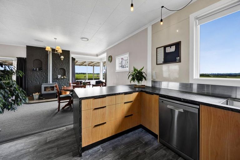 Photo of property in 762 Hastings Road, Matapu, Hawera, 4675