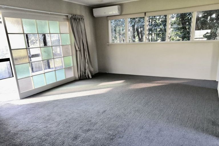Photo of property in 796 East Coast Road, Oteha, Auckland, 0630