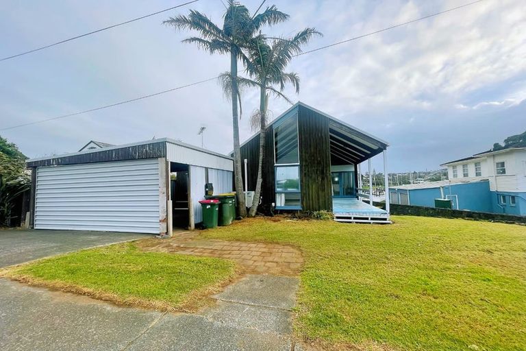 Photo of property in 1/22 Craig Road, Milford, Auckland, 0620