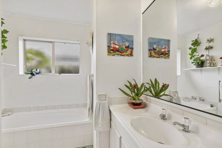 Photo of property in 13b Balmacewen Place, Mount Maunganui, 3116