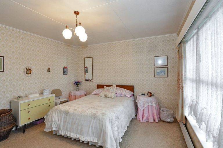 Photo of property in 443 Dalcross Street, Mayfair, Hastings, 4122