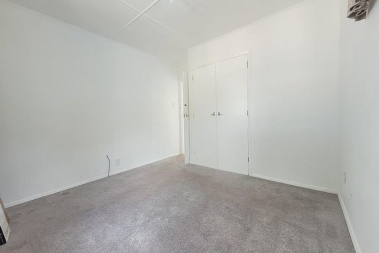 Photo of property in 25 Sievers Grove, Cannons Creek, Porirua, 5024