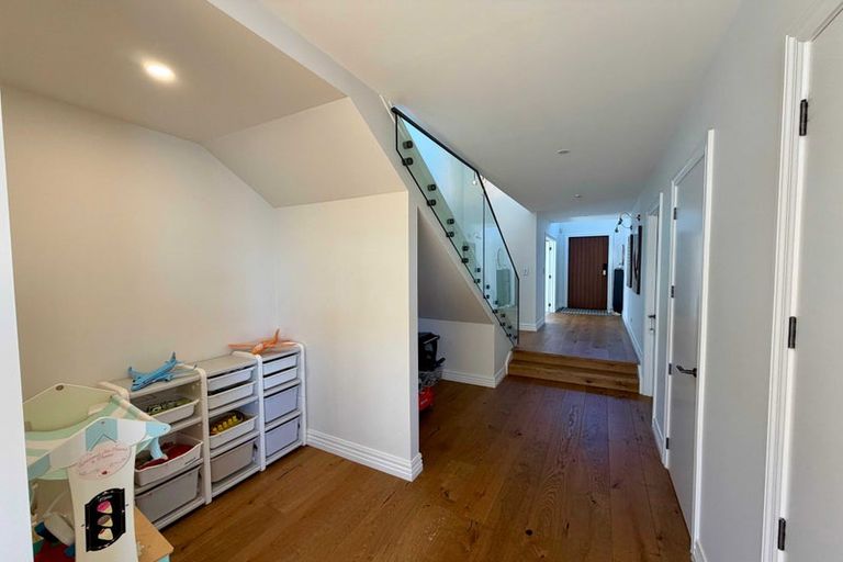 Photo of property in 34 Aldon Lane, Totara Park, Auckland, 2105