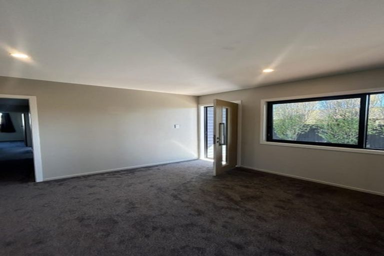 Photo of property in 135 Queenspark Drive, Parklands, Christchurch, 8083