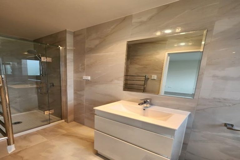 Photo of property in 33b Crestview Rise, Papakura, 2110