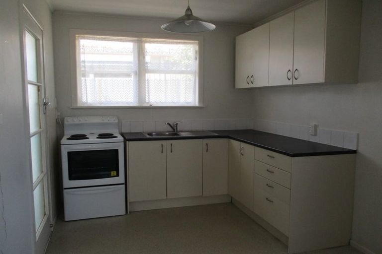 Photo of property in 135 Driver Crescent, Cannons Creek, Porirua, 5024