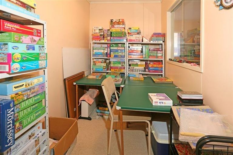 Photo of property in 12 Rhinevale Close, Henderson, Auckland, 0612