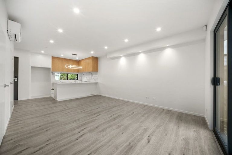 Photo of property in 21f Hillcrest Avenue, Hillcrest, Auckland, 0627