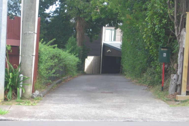 Photo of property in 1/5 Kilham Avenue, Northcote, Auckland, 0627