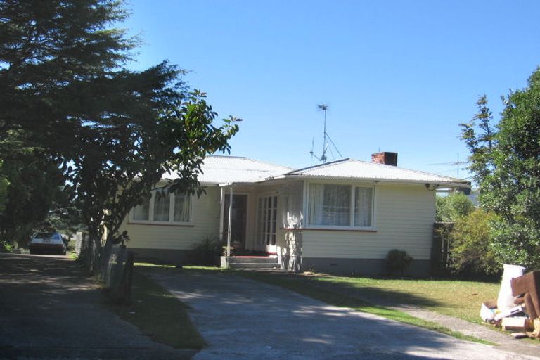 Photo of property in 76 Cobham Crescent, Kelston, Auckland, 0602
