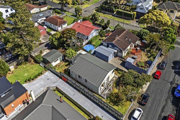 Photo of property in 6 Henui Street, Strandon, New Plymouth, 4312