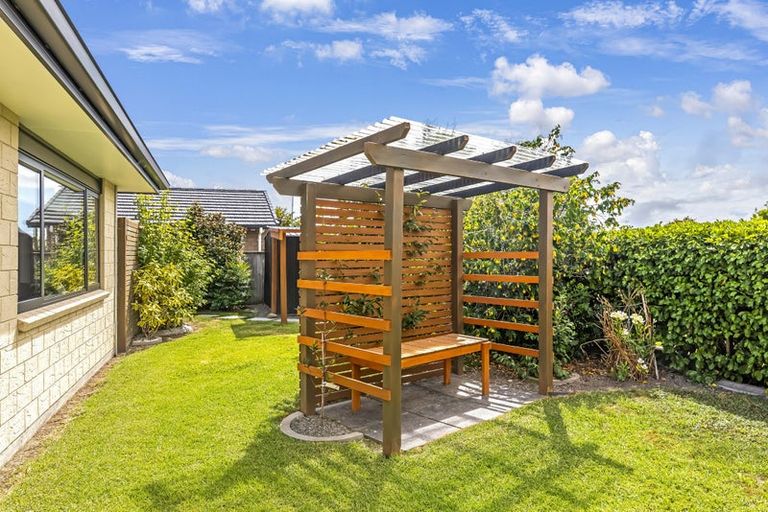 Photo of property in 2 Pohatu Lane, Otaki, 5512