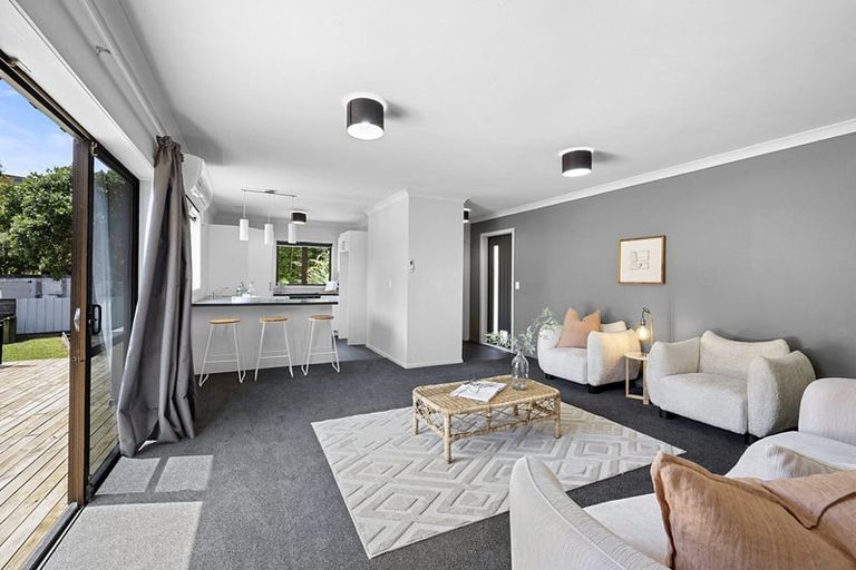 Photo of property in 65 Seaview Road, Marfell, New Plymouth, 4310