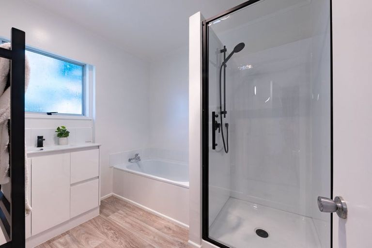 Photo of property in 463b Great South Road, Opaheke, Papakura, 2113