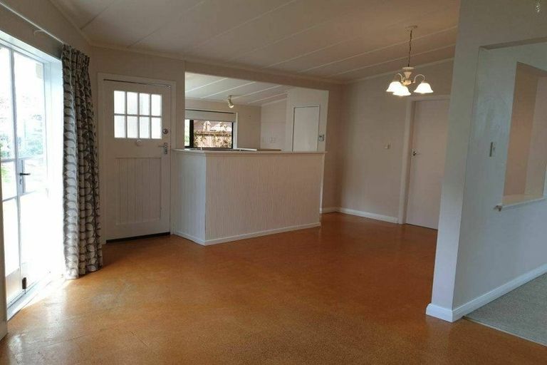 Photo of property in 115 Muritai Road, Eastbourne, Lower Hutt, 5013