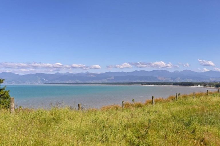 Photo of property in 7 Aporo Road, Ruby Bay, Mapua, 7173