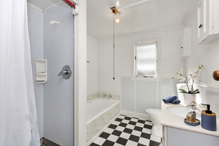 Photo of property in 112b Newton Road, Raglan, Te Mata, 3894