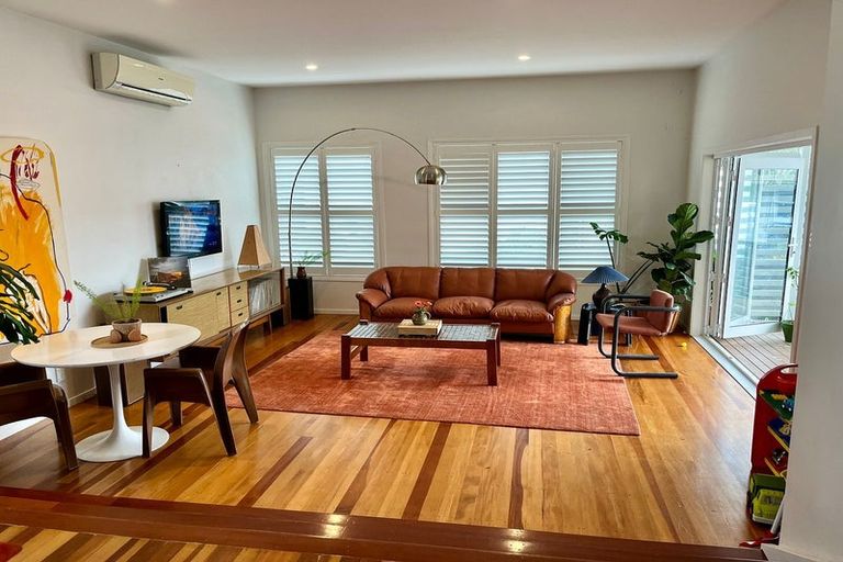 Photo of property in 35 Sullivan Avenue, Mangere Bridge, Auckland, 2022