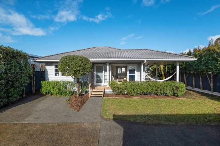 Photo of property in 7a Nelson Avenue, Northcote Point, Auckland, 0627