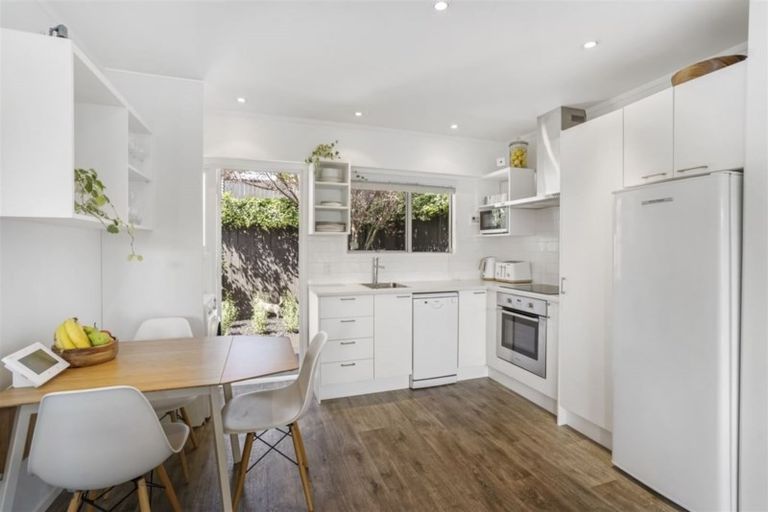 Photo of property in 2/84 Peach Road, Glenfield, Auckland, 0629