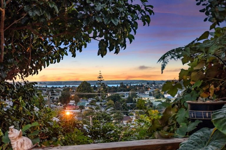 Photo of property in 138 Bellevue Road, Brookfield, Tauranga, 3110