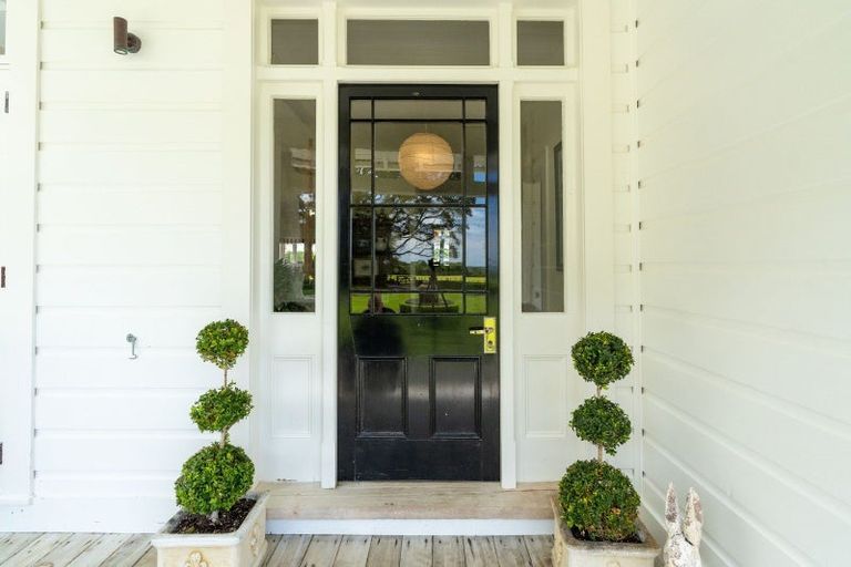 Photo of property in 132 South Manakau Road, Manakau, Otaki, 5583