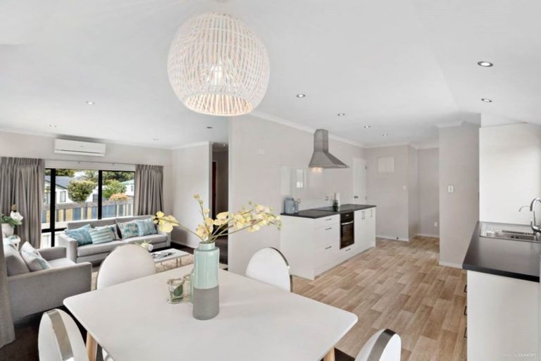 Photo of property in 1 Clarion Place, Glendene, Auckland, 0602