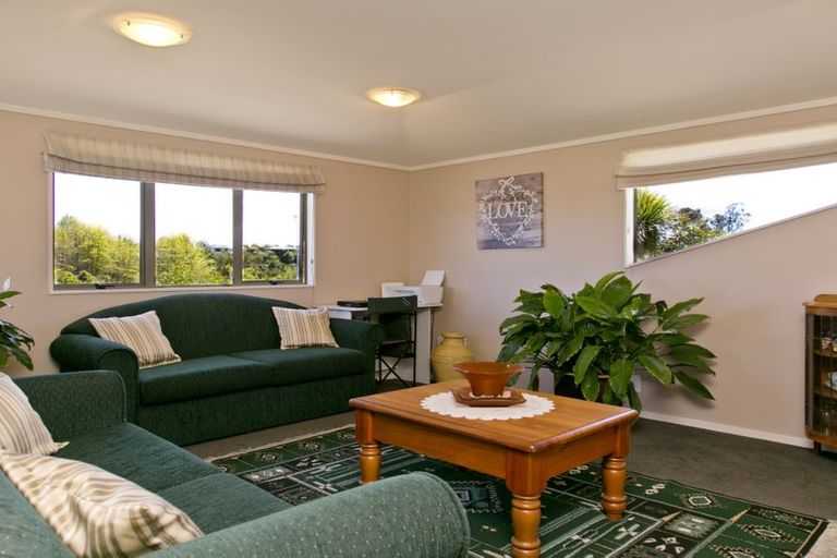 Photo of property in 2/2 Astelia Way, Waipahihi, Taupo, 3330