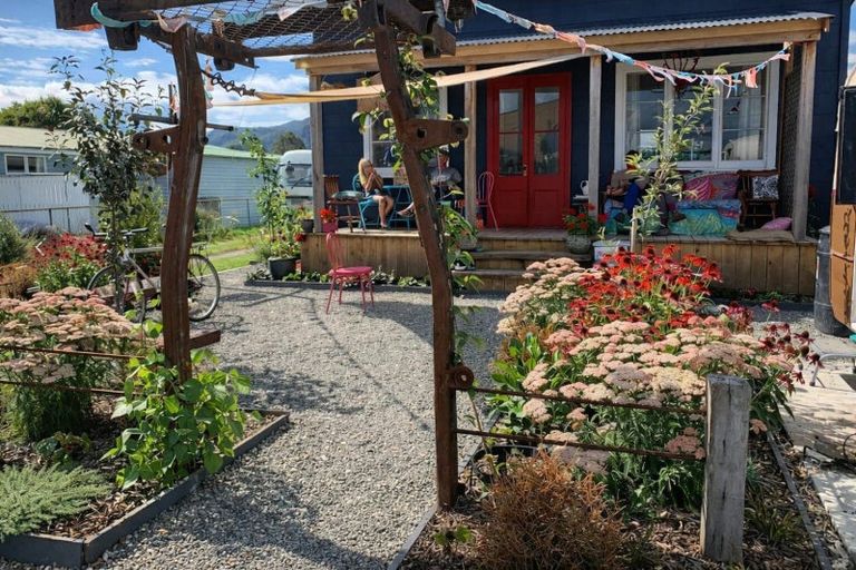 Photo of property in 81 Waller Street, Murchison, 7007